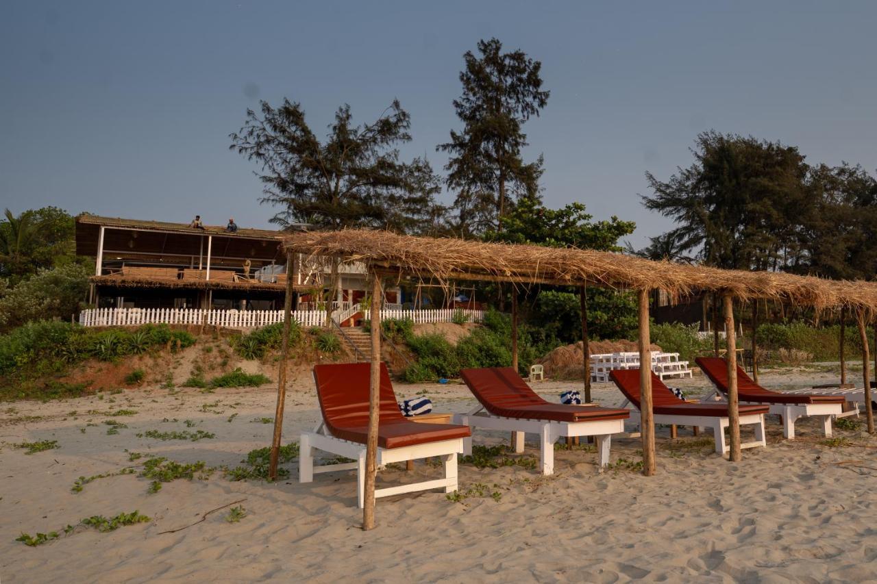 Woodpegger By The Beach, Mandrem Ngoại thất bức ảnh
