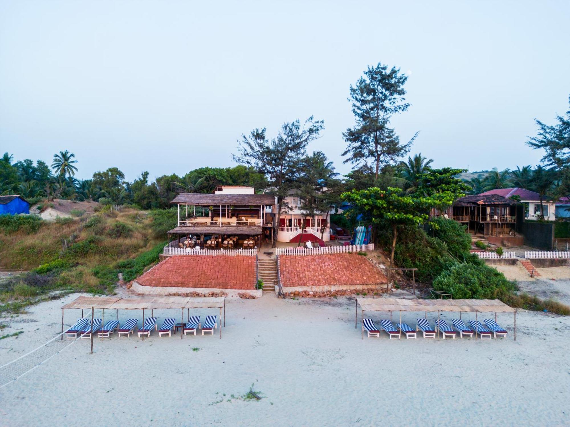 Woodpegger By The Beach, Mandrem Ngoại thất bức ảnh